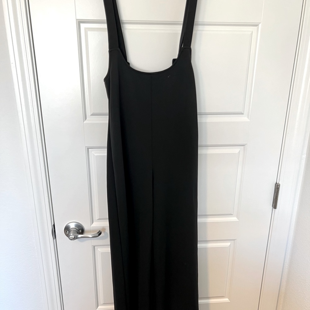 FOREVER 21 Women’s Black Jumpsuit Size Small‎ NWT